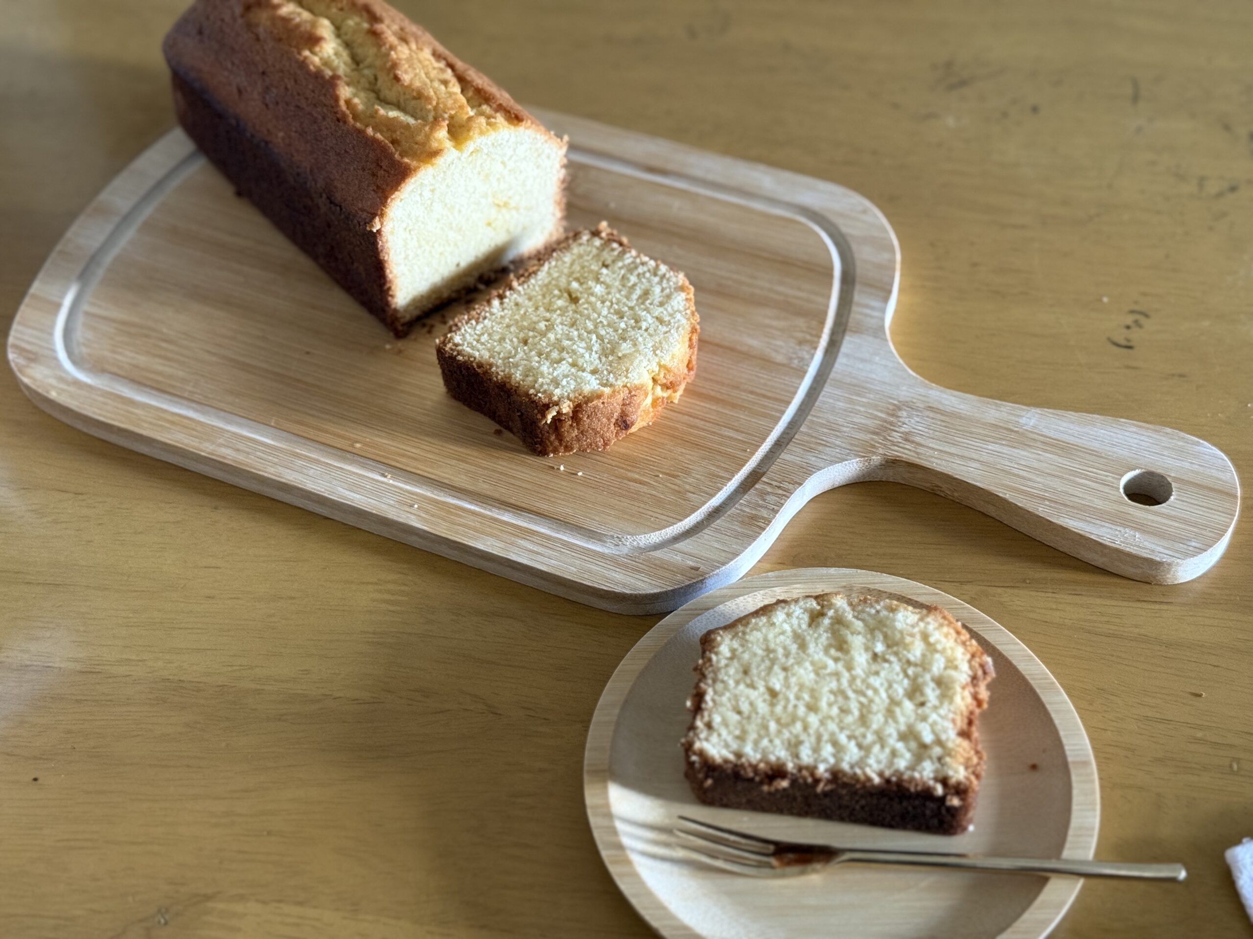 バター香るプレーンパウンドケーキの断面